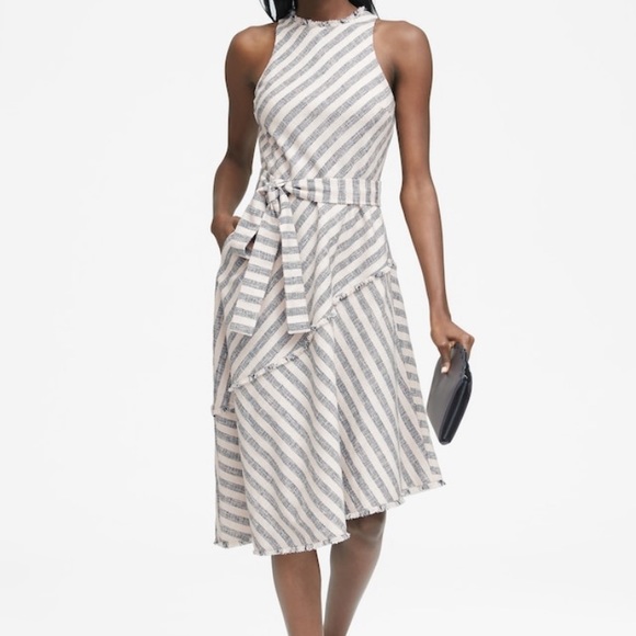 Tweed Asymmetrical fit and flare dress - Picture 2 of 8